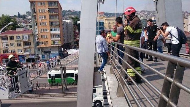 Eşi Tarafından Terk Edilince Köprüye Çıktı