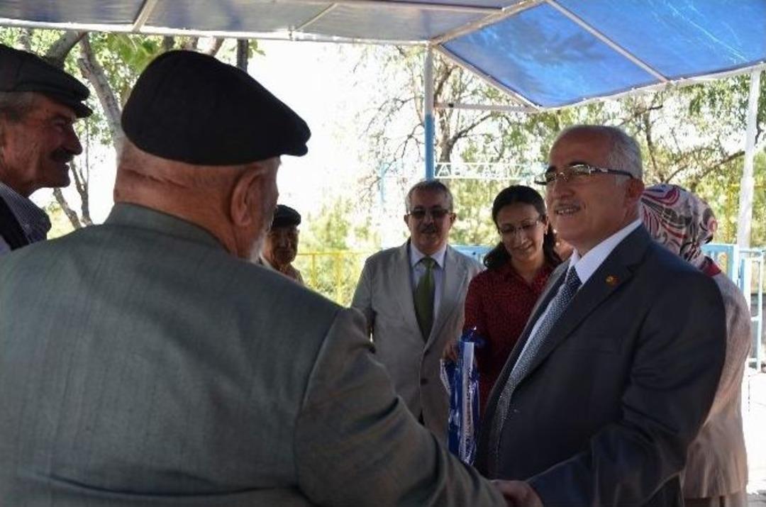 Vali Tuna&rsquo;dan Huzurevi Ziyareti