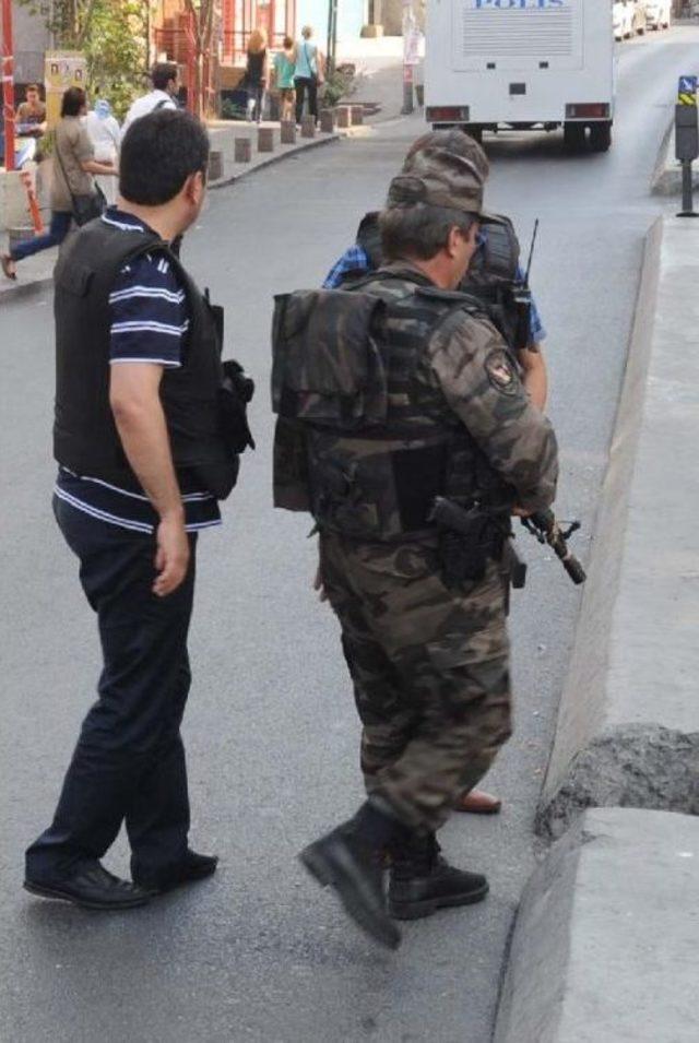 Fotoğraflar// Okmeydanı'nda Polise Silahlı Saldırı(2)