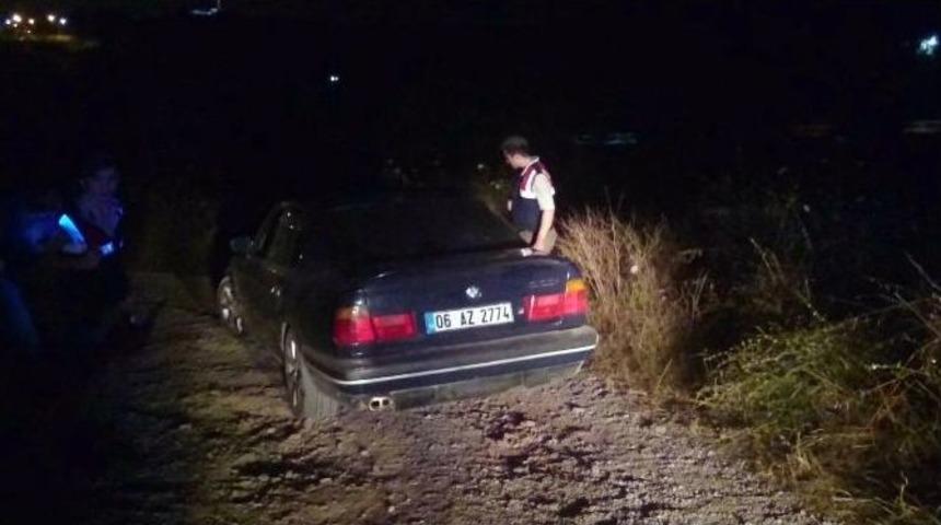 Jandarma "dur" İhtarına Uymayan Aracı Ateş Ederek Durdurdu