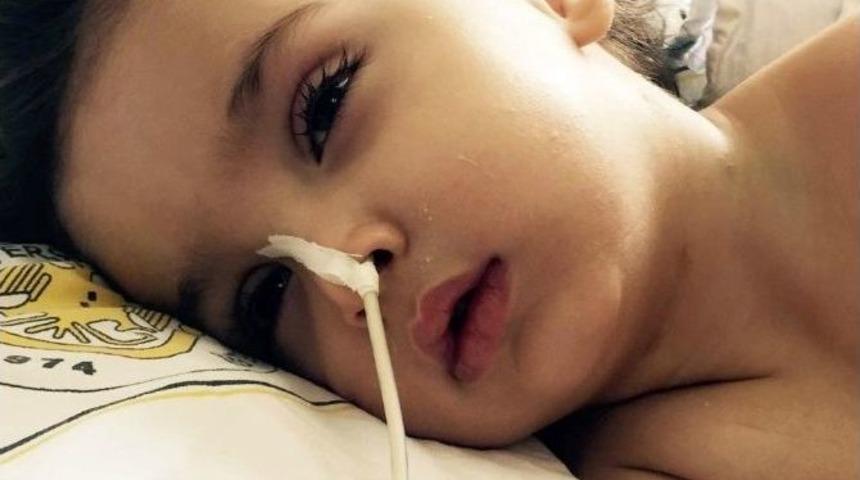 (&ouml;zel) 20 Aylık &Ccedil;ocuğun Boğazına Fıstık Ka&ccedil;tı, Fel&ccedil; Oldu