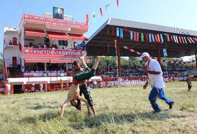 2015 Kırkpınar Yağlı Güreşleri Final Günü Güreşleri Başladı