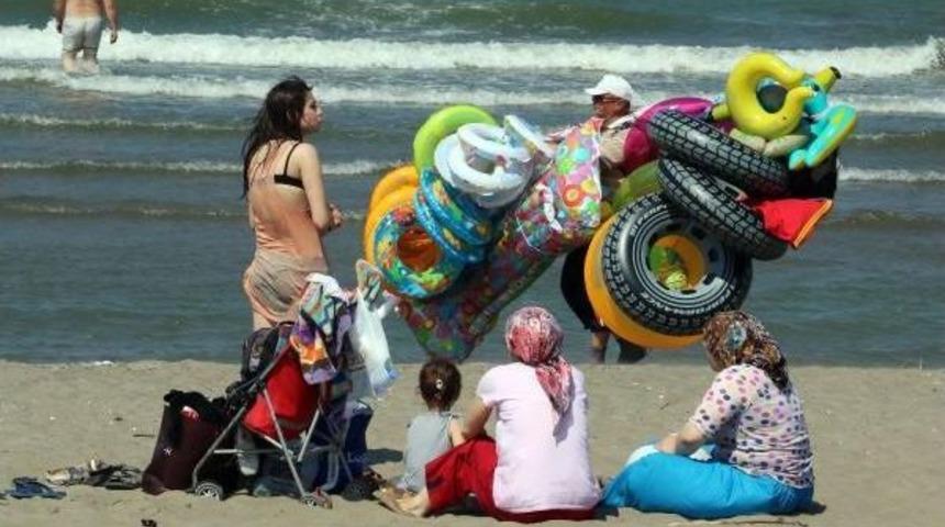 Sahilde Ekmek Parası Peşinde