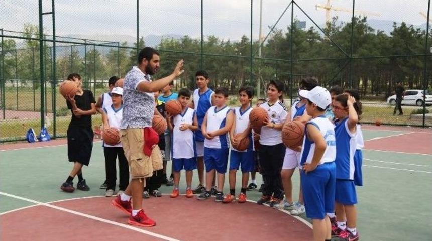 Yaz Spor Okullarında Yeni Yetenekler Keşfediliyor