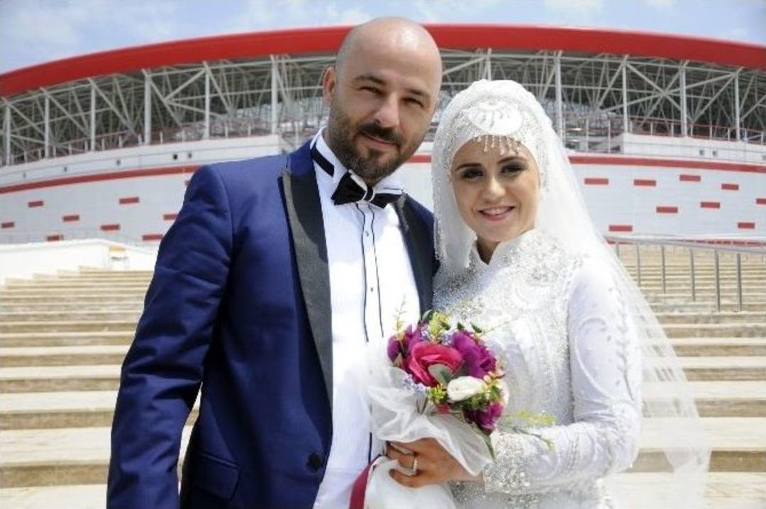 Fanatik Gelin Ve Damat