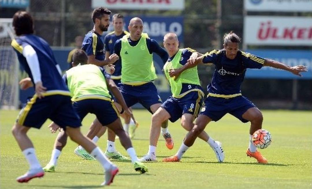 Fenerbah&ccedil;e, Shakhtar Donetsk Ma&ccedil;ı Hazırlıklarını S&uuml;rd&uuml;rd&uuml;