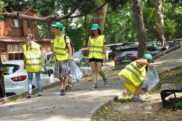 Almanya’ndan Giresun’a Gelip Çöp Topladılar