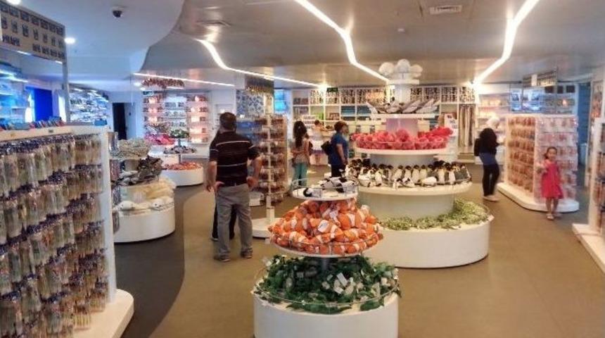 Bilim M&uuml;zesi&rsquo;ne Hediyelik Eşya D&uuml;kkanı