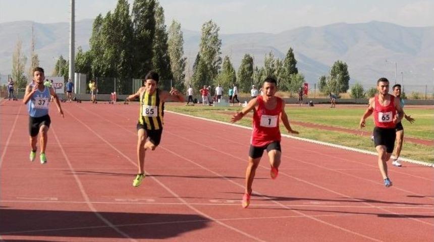 Erzurum 1. Sprint Ve Bayrak Yarışları Rekorlarla Başladı
