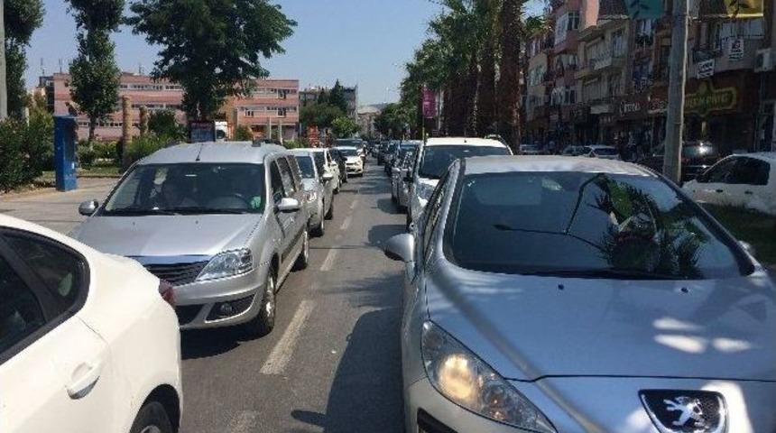 &Ccedil;anakkale&rsquo;de Feribot Kuyruğu