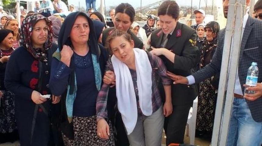 Şehit Uzman &Ccedil;avuş Mehmet Ko&ccedil;ak'ın Baba Ocağında H&uuml;z&uuml;n (2)