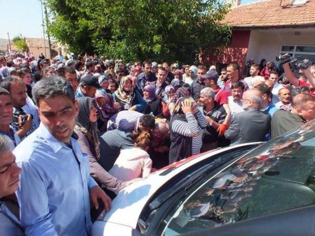 Şehit Uzman Çavuş Mehmet Koçak'ın Baba Ocağında Hüzün (2)