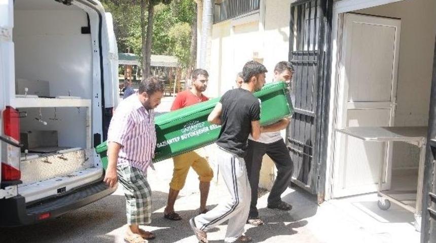 Evli &Ccedil;ifti Barıştırmak İsterken İki Kişi &Ouml;ld&uuml;