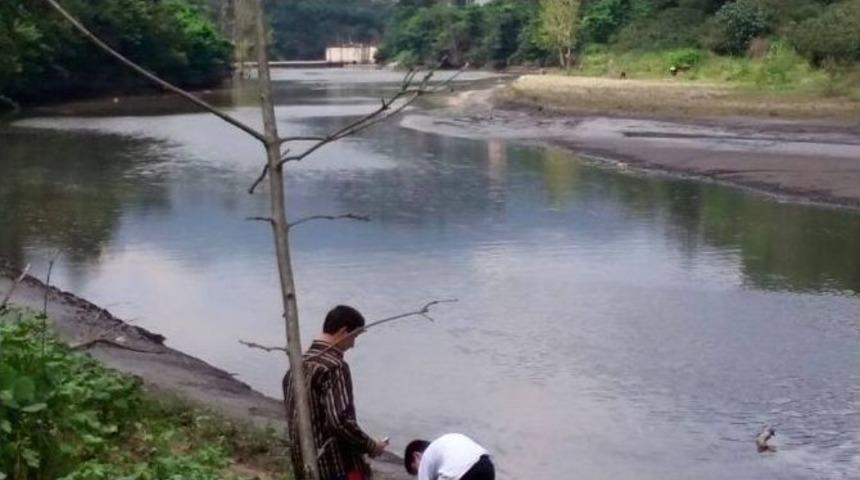 Serinlemek İ&ccedil;in Girdiği Irmakta Boğuldu