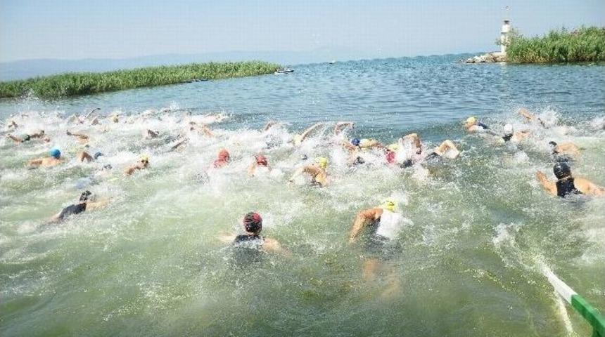 İznik 3. T&uuml;rkiye Triatlon Yarışları Nefes Kesti