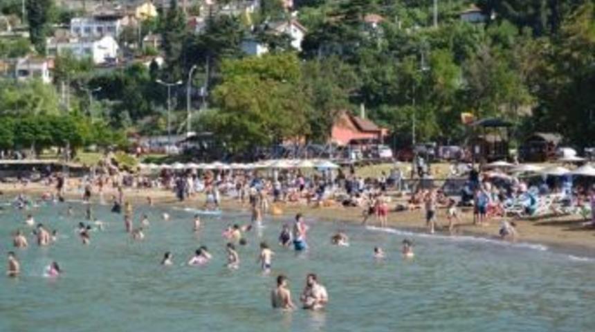 Mavi Bayraklı Plaj Doldu Taştı