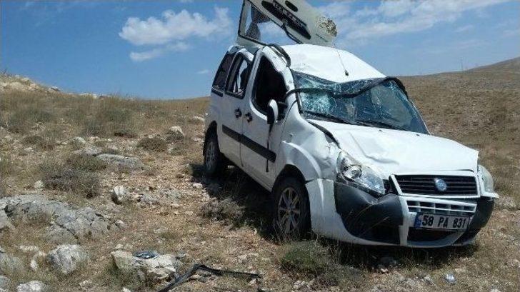 Sivas’ta Otomobil Takla Attı: 2 Yaralı