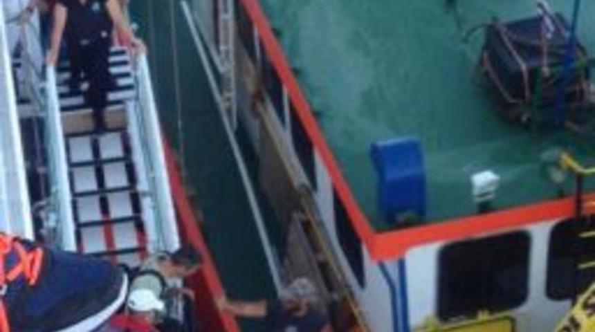 Sakız Adası A&ccedil;ıklarında Kaza Yapan Tur Gemisinin &Ccedil;eşme'ye D&ouml;n&uuml;ş&uuml; Gecikti (2)