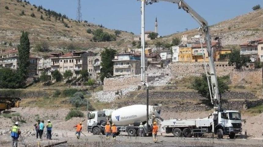 Nevşehir K&uuml;lliyesi İ&ccedil;in İlk Har&ccedil; Atıldı