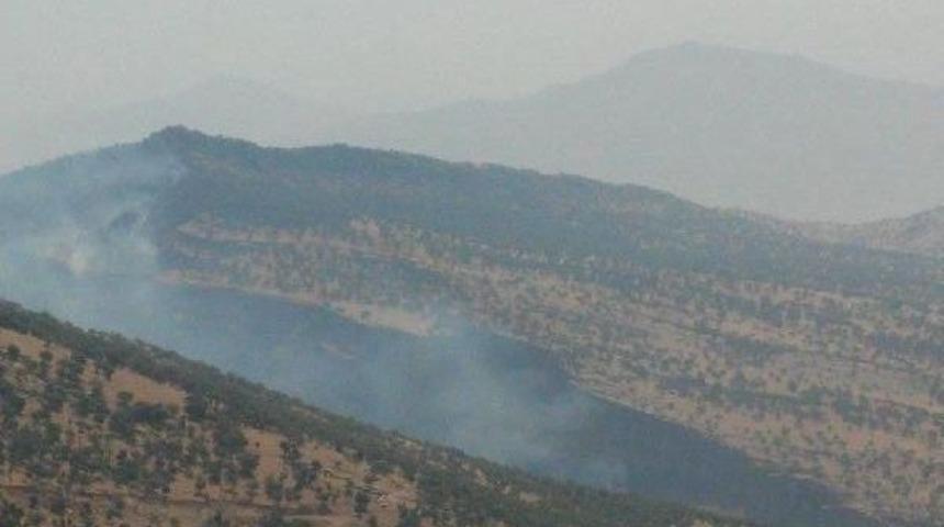 Şemdinli'deki Sınır Birliklerinden Pkk Hedeflerine Yoğun Top Atışı