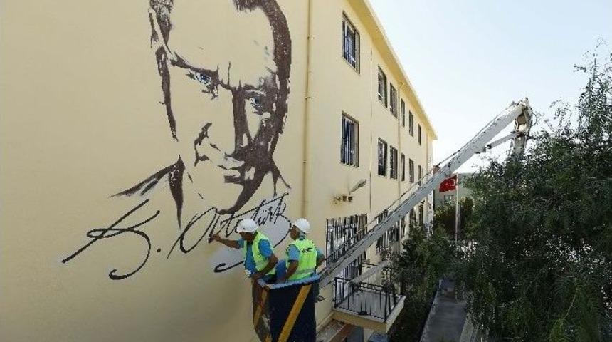 &Ouml;ğrenciler Tatilde Okullar Tadilatta