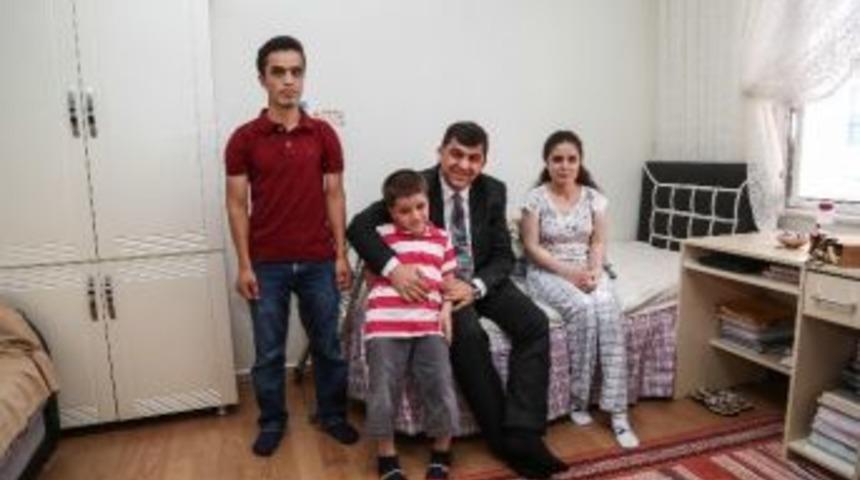 Fadıloğlu Engelli Merve&rsquo;yi Ziyaret Etti