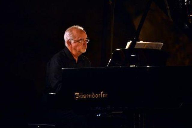 Classical Music Festival Hosts British Pianist Martin Roscoe In Bodrum