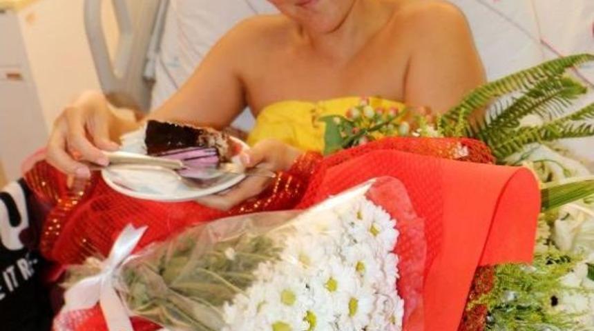 Aynı G&uuml;n Kaza Yapan Turistler, Birlikte Doğum G&uuml;n&uuml; Kutladı