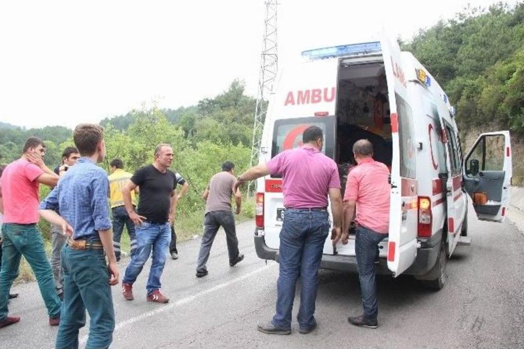 3 Kişilik Aileyi &Ouml;l&uuml;mden Ağa&ccedil; Kurtardı