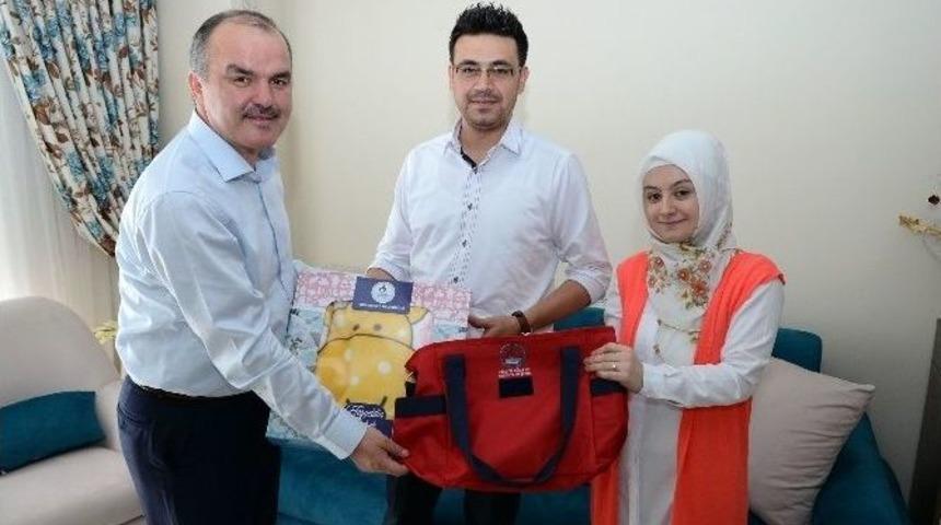 Pamukkale&rsquo;de 800 Aileye Bebek Bakımı Seti