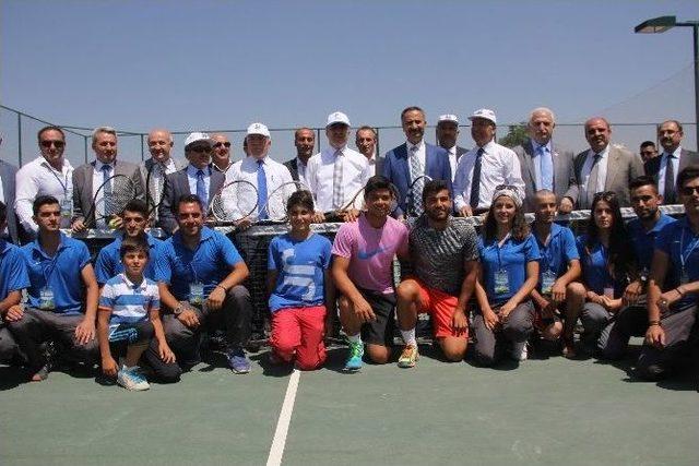 Erzurum’da Uluslararası Tenis Turnuvası Start Aldı