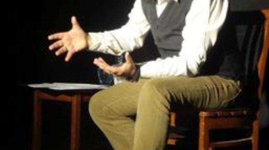 Erg&uuml;n &Ouml;zfırıncı Talasemi Hastaları İ&ccedil;in Sahnede