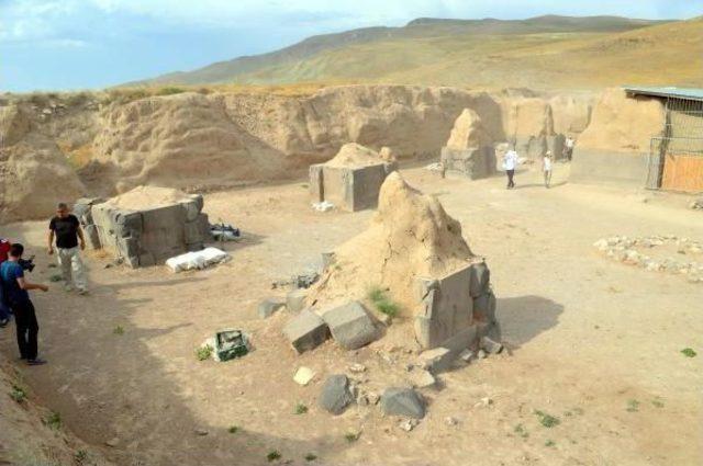 Walls Of Urartian Castle Unearthed After 2,700 Years