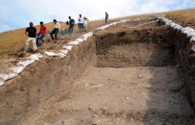 Walls Of Urartian Castle Unearthed After 2,700 Years