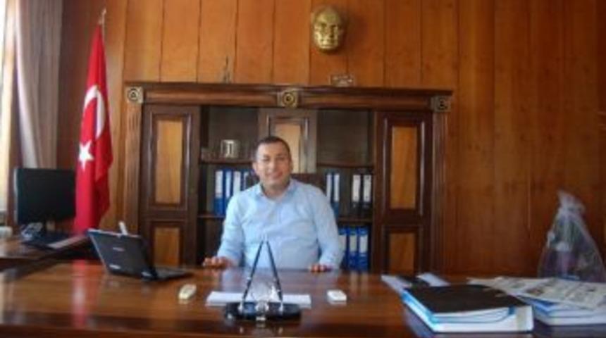 Lapseki Kaymakamı Tahir Şahin G&ouml;revine Başladı