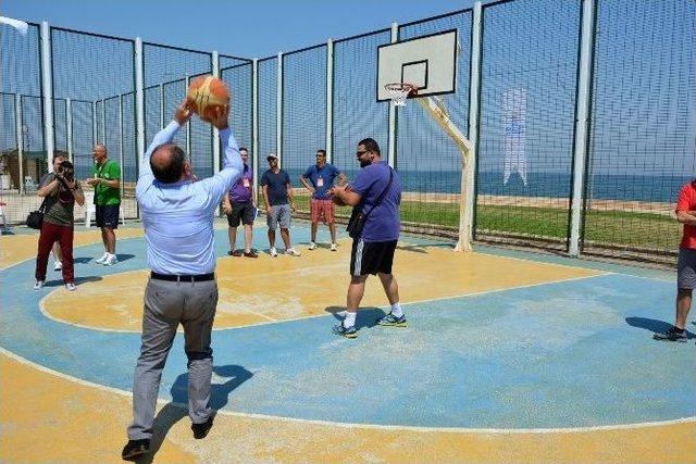 Uluslararası Plaj Voleybolu Ve Sokak Basketbolu Start Aldı