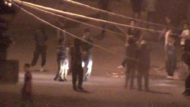 Balkondan Suruç Protestosunu Izlerken, Aydınlatma Fişeği Öldürdü (2)