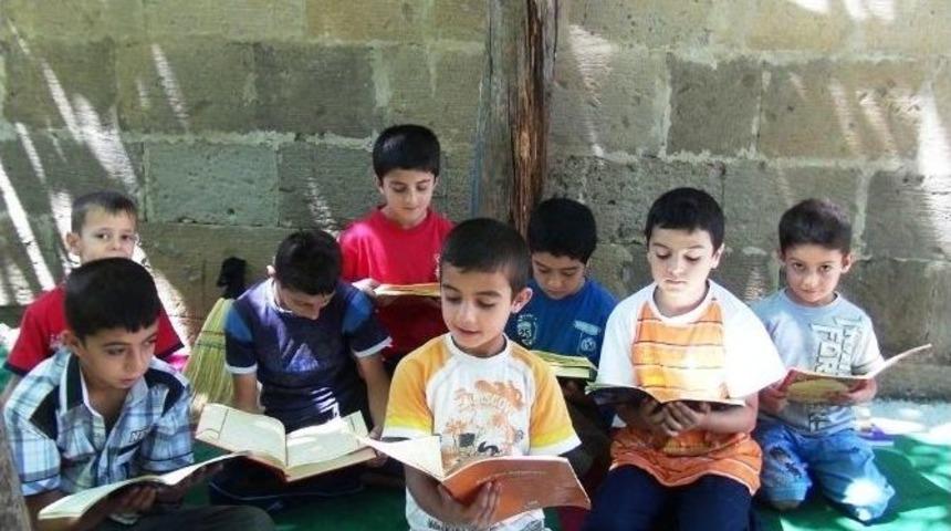 Bitlis&rsquo;te 16 Bin &Ccedil;ocuk Yaz Kur&rsquo;an Kursunda Okuyor