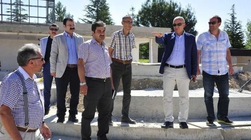 Başkan &Ccedil;alışkan, Necmettin Erbakan Parkı&rsquo;nda İncelemelerde Bulundu
