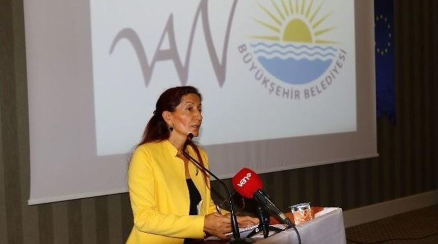 Van&rsquo;da &ldquo;madde Bağımlılığı Ve Sosyal Politikalar&rdquo; Konferansı