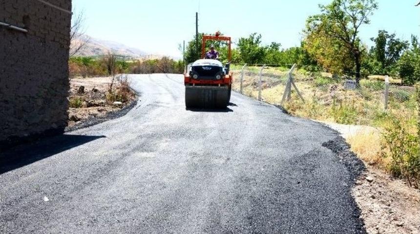 B&uuml;y&uuml;kşehir Belediyesi, Kale&rsquo;nin Yollarını Asfaltlıyor