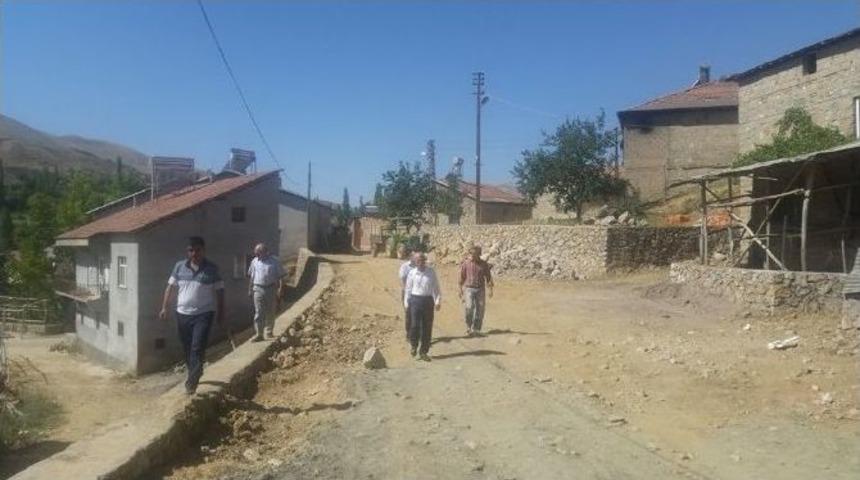 &Ccedil;elikhan&rsquo;a Kilitli Parke Taş D&ouml;şeniyor