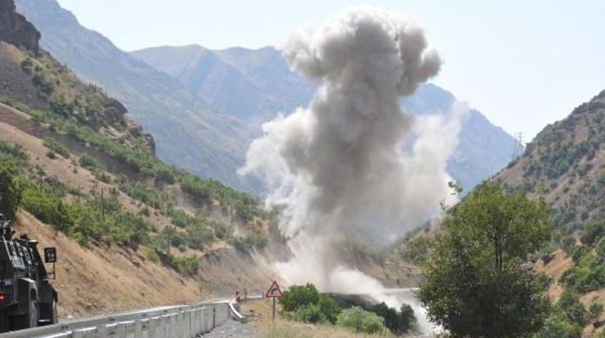 Hakkari-&Ccedil;ukurca Karayoluna  Bırakılan Patlayıcı Imha Edildi
