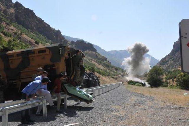 Hakkari-Çukurca Karayoluna  Bırakılan Patlayıcı Imha Edildi