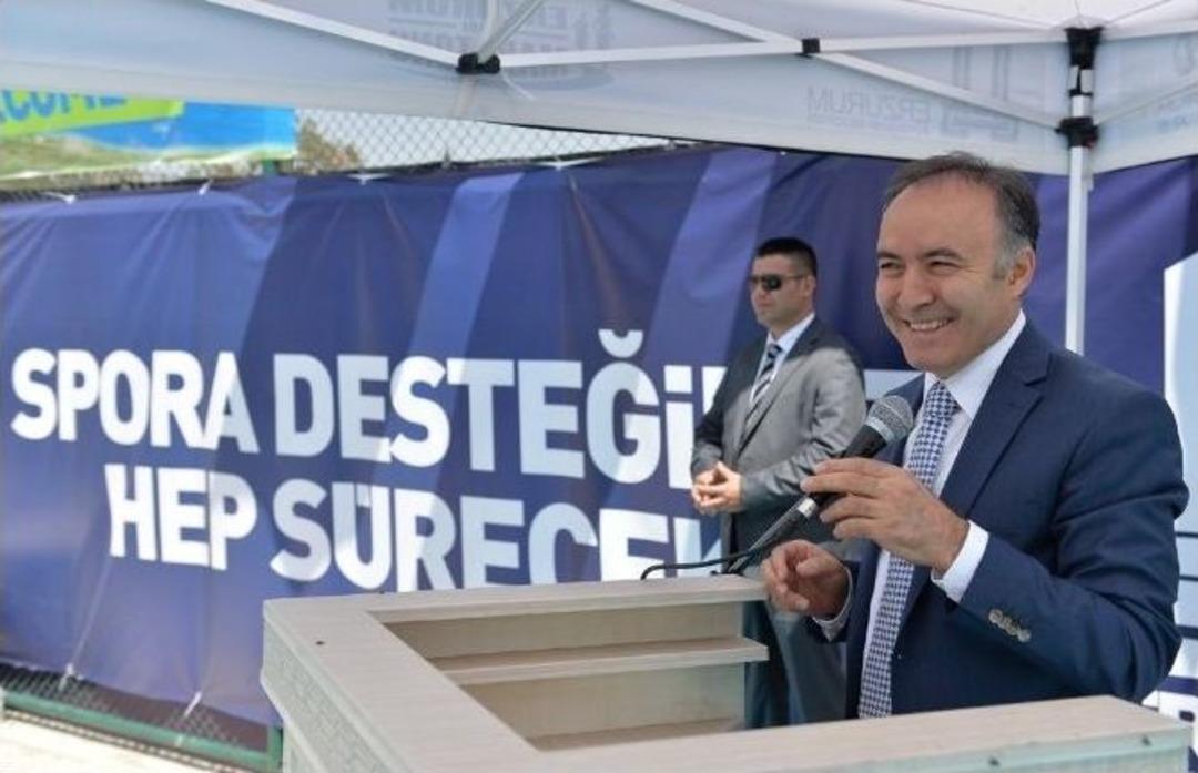 Vali Altıparmak "tenis Sporu, Yaşam Boyu Spor K&uuml;lt&uuml;r&uuml;n&uuml;n Yerleşmesi Anlamında, B&uuml;y&uuml;k &Ouml;nem Arz Etmektedir"