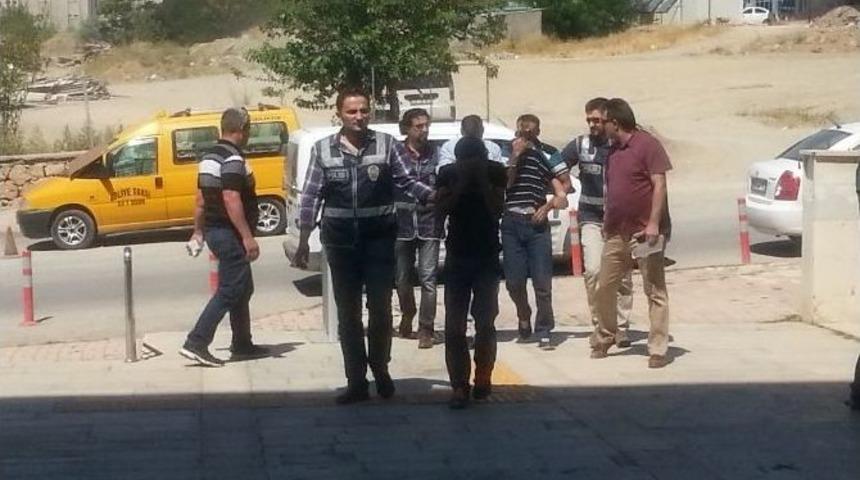 Elazığ&rsquo;da &Ccedil;elik Kasayı &Ccedil;alan Hırsızlar Yakalandı