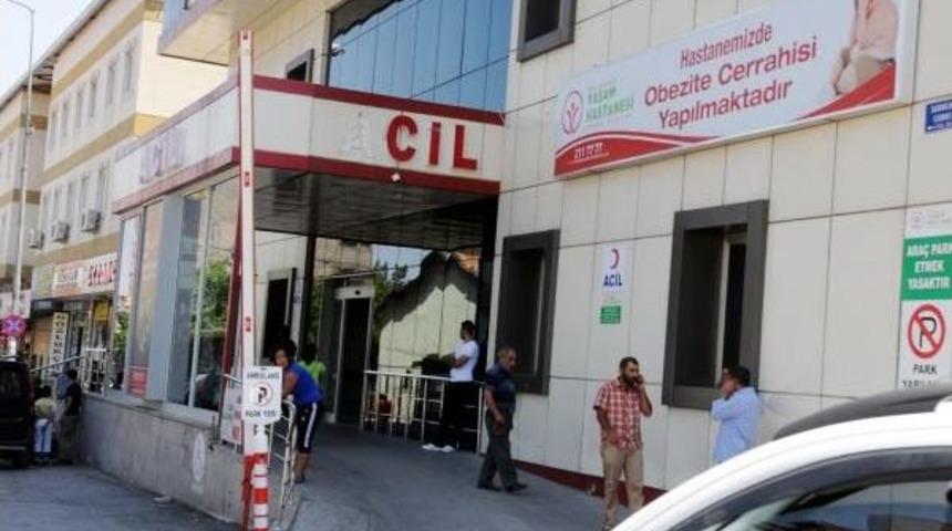 Tartıştığı 17 Yıllık Eşini Bı&ccedil;akla Yaralayıp Ka&ccedil;tı