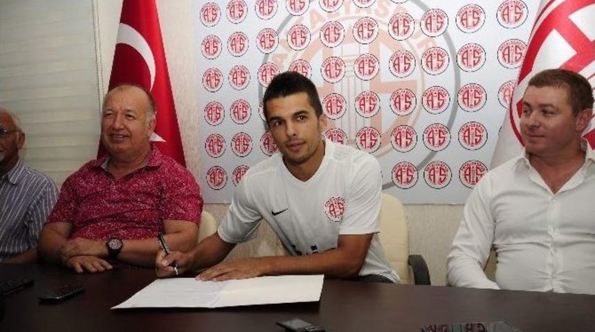 Bosnalı Milli Oyuncu Kvesıc, Antalyaspor&rsquo;da