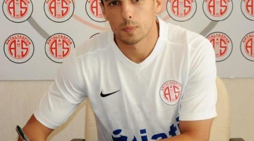 Antalyaspor, Kvesic Ile 4 Yıllık S&ouml;zleşme Imzaladı