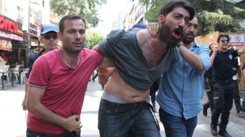 (&ouml;zel Haber) Pankartlarını Toplayan Polislerle Eylemciler Arasında Arbede